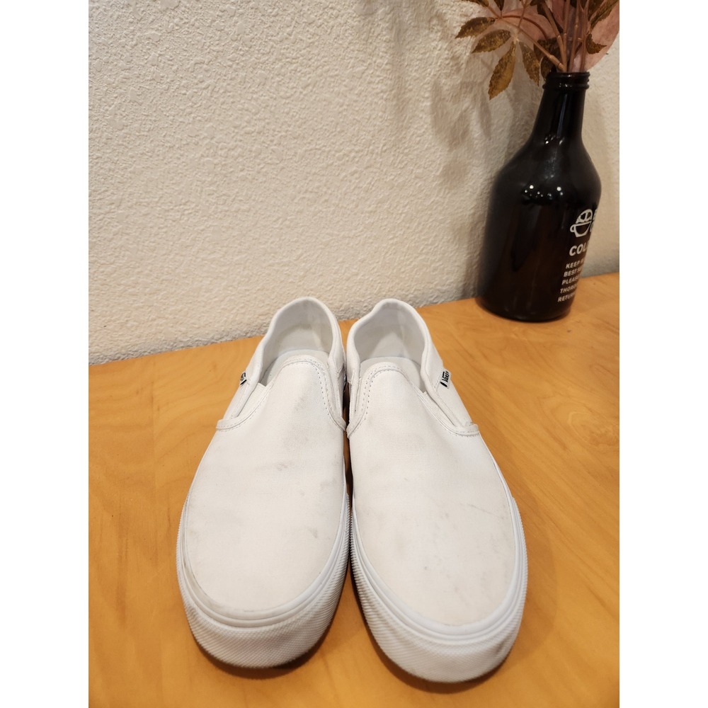 Vans Classic Slip-On White Canvas Sneakers Womens 6.5 Low Top Skate Shoes